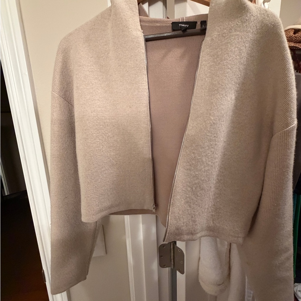 Theory Cropped Zip Cardigan in Light Beige